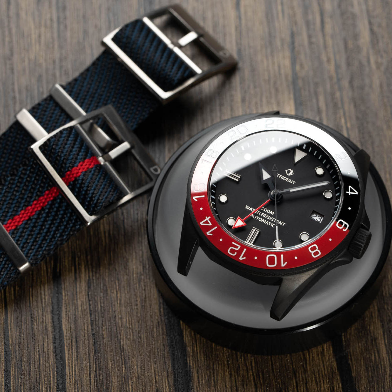 Custom made-to-order GMT mechanical watch with numerous strap possibilities. Powered by Seiko NH34 GMT movement